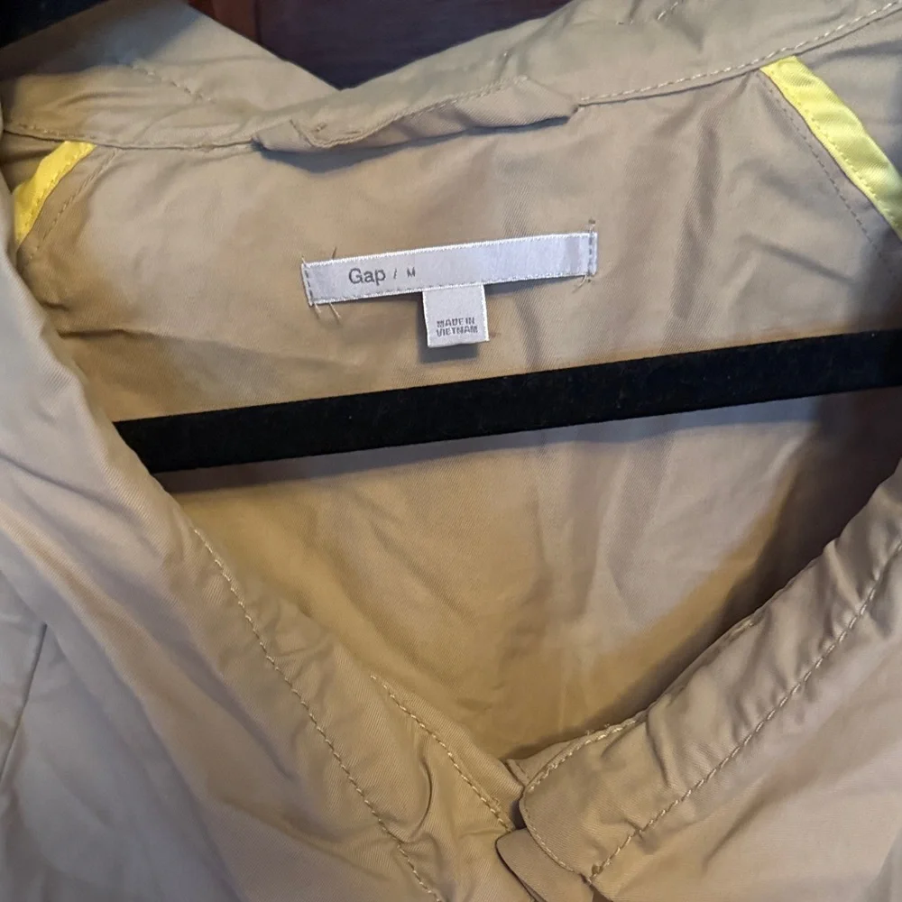 GAP Tan Women's Lightweight Jacket - Picture 2 of 6